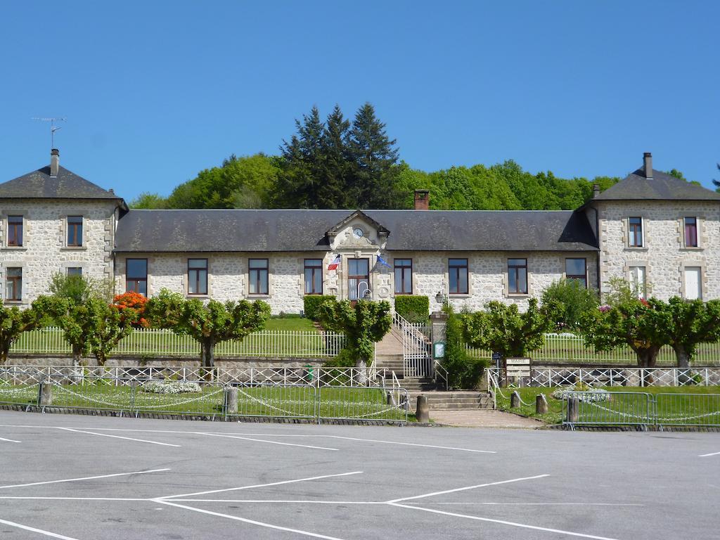 Chambres D'Hotes L'Hirondelle Du Lac Peyrat-le-Château 外观 照片