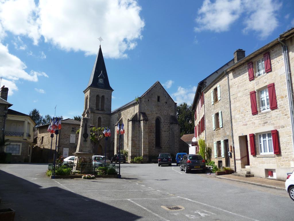 Chambres D'Hotes L'Hirondelle Du Lac Peyrat-le-Château 外观 照片